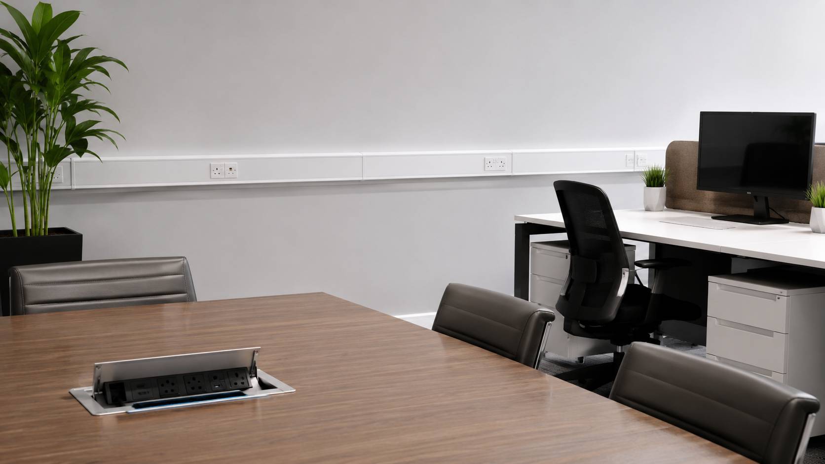 Wall & Desk Solutions
